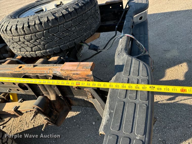 image for item MV9041 2001 Chevrolet Silverado 2500HD LT Crew Cab pickup truck