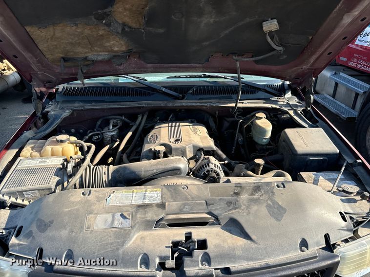 image for item MV9041 2001 Chevrolet Silverado 2500HD LT Crew Cab pickup truck