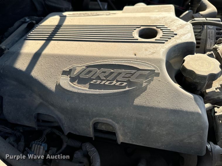 image for item MV9041 2001 Chevrolet Silverado 2500HD LT Crew Cab pickup truck