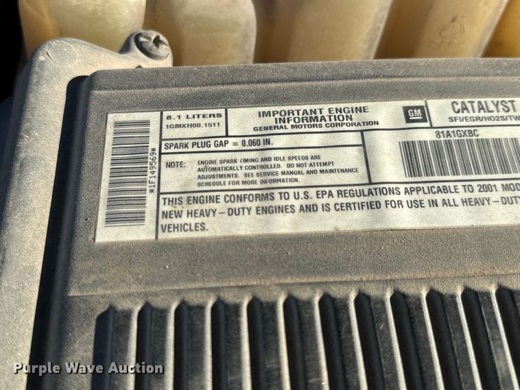 image for item MV9041 2001 Chevrolet Silverado 2500HD LT Crew Cab pickup truck