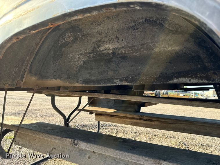 image for item MV9041 2001 Chevrolet Silverado 2500HD LT Crew Cab pickup truck