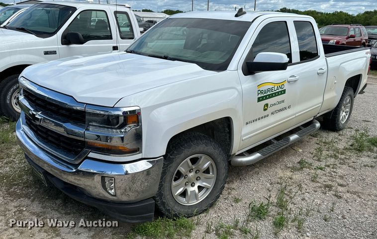 image for item ND9335 2018 Chevrolet Silverado 1500 Double Cab pickup truck