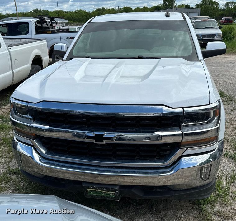 image for item ND9335 2018 Chevrolet Silverado 1500 Double Cab pickup truck