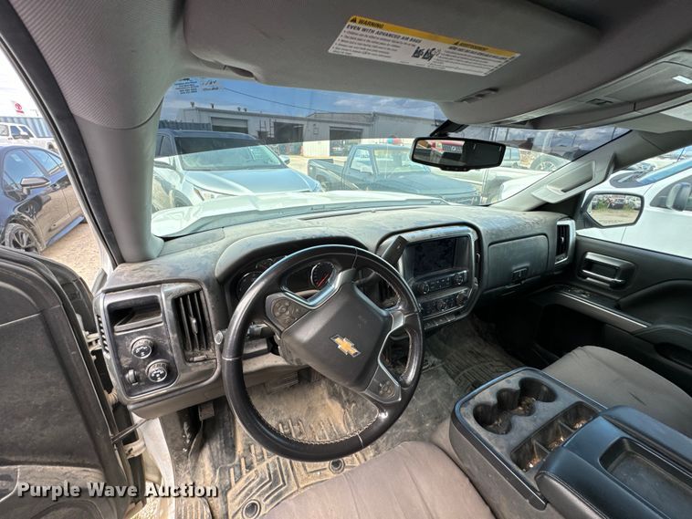 image for item ND9335 2018 Chevrolet Silverado 1500 Double Cab pickup truck