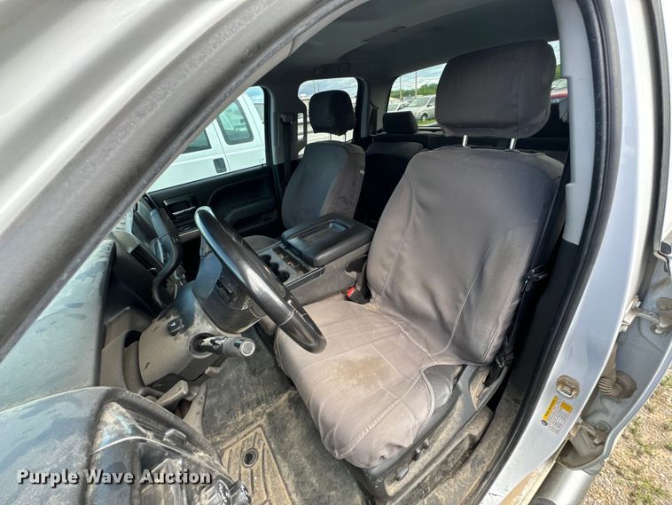 image for item ND9335 2018 Chevrolet Silverado 1500 Double Cab pickup truck