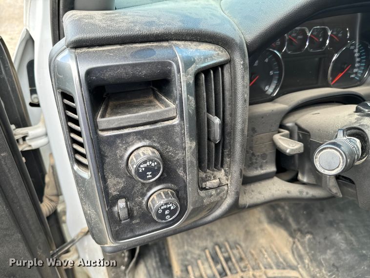 image for item ND9335 2018 Chevrolet Silverado 1500 Double Cab pickup truck