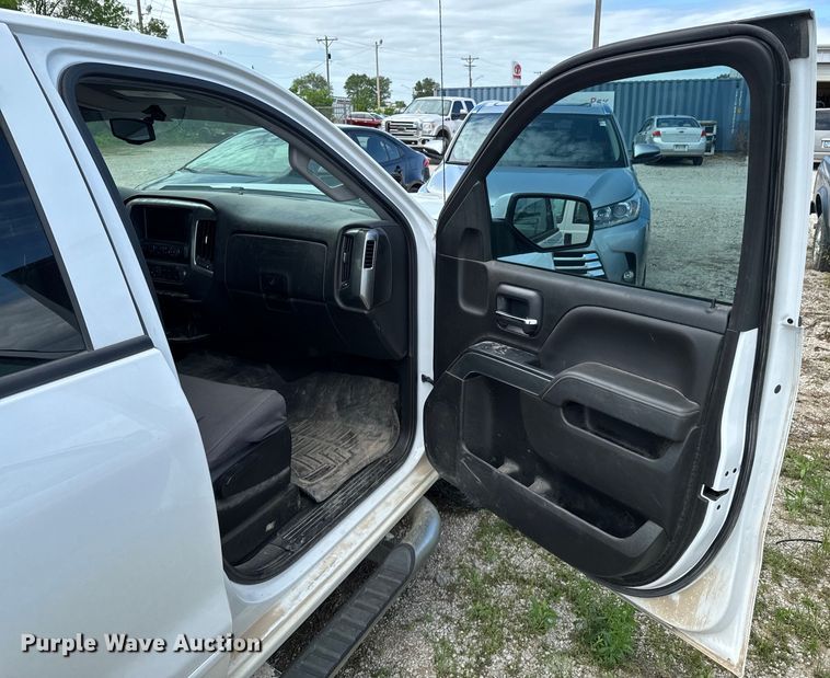 image for item ND9335 2018 Chevrolet Silverado 1500 Double Cab pickup truck