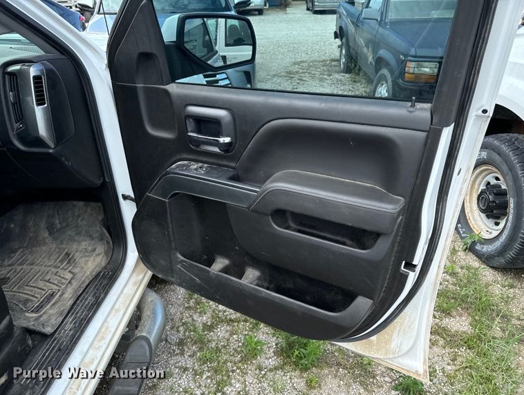 image for item ND9335 2018 Chevrolet Silverado 1500 Double Cab pickup truck