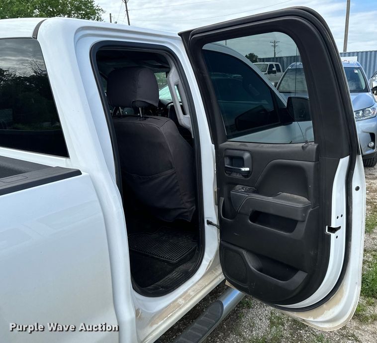 image for item ND9335 2018 Chevrolet Silverado 1500 Double Cab pickup truck