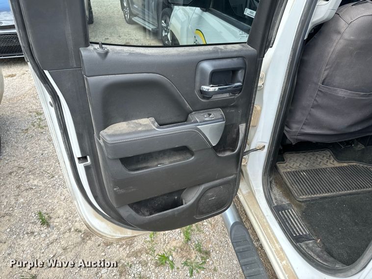 image for item ND9335 2018 Chevrolet Silverado 1500 Double Cab pickup truck