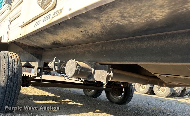 image for item NH9126 1996 Conquest  Gulf Stream camper