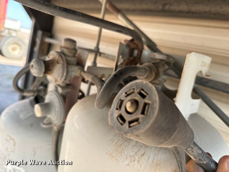 image for item NH9126 1996 Conquest  Gulf Stream camper