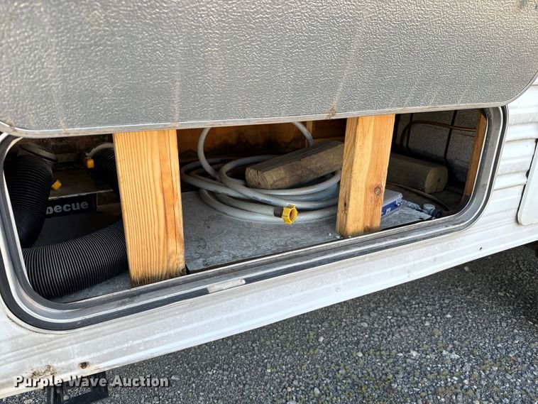 image for item NH9126 1996 Conquest  Gulf Stream camper