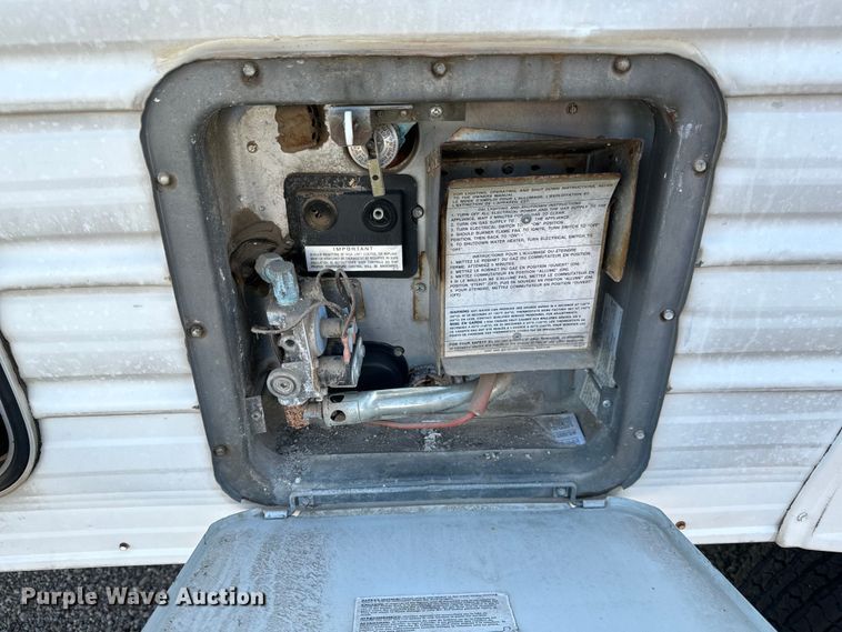 image for item NH9126 1996 Conquest  Gulf Stream camper