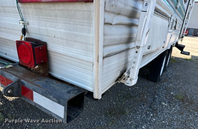 image for item NH9126 1996 Conquest  Gulf Stream camper