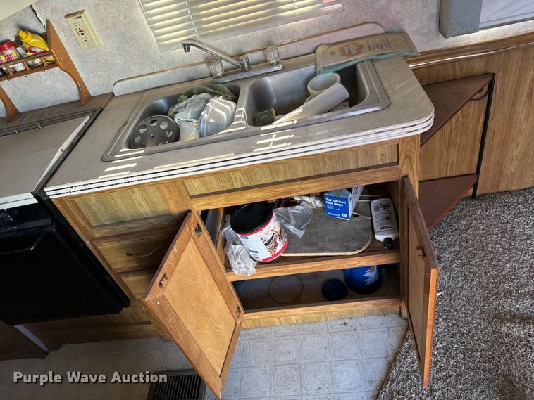 image for item NH9126 1996 Conquest  Gulf Stream camper