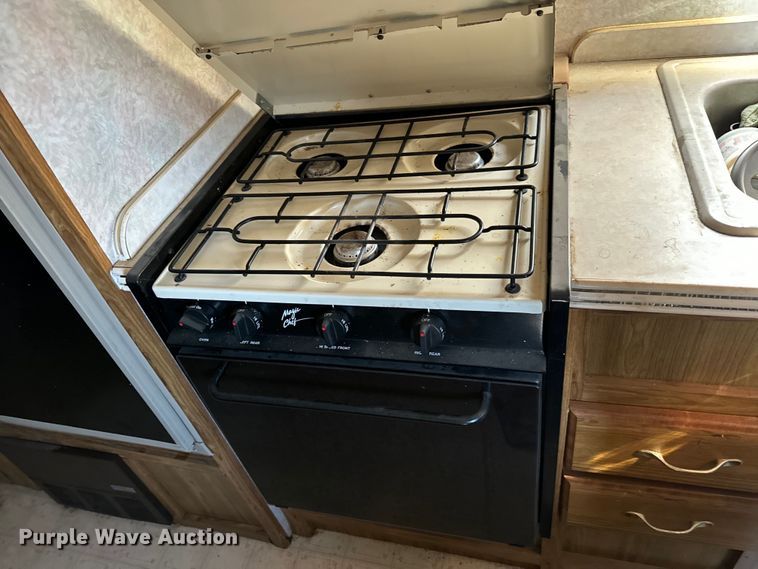 image for item NH9126 1996 Conquest  Gulf Stream camper