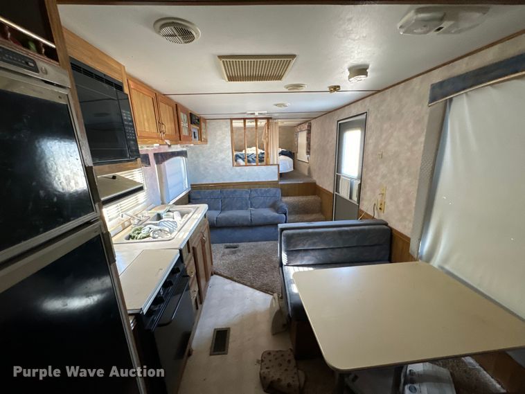 image for item NH9126 1996 Conquest  Gulf Stream camper