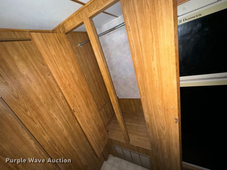 image for item NH9126 1996 Conquest  Gulf Stream camper