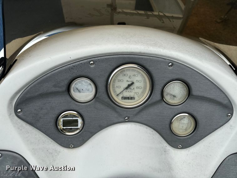 image for item NQ9553 2009 Manitou Osprey pontoon boat