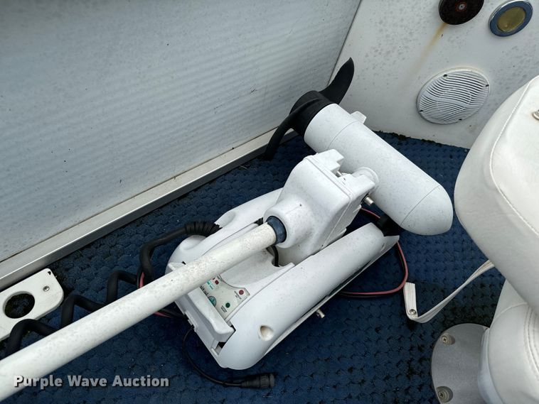 image for item NQ9553 2009 Manitou Osprey pontoon boat