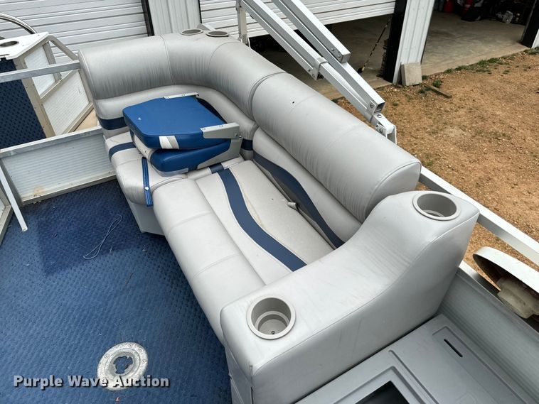 image for item NQ9553 2009 Manitou Osprey pontoon boat