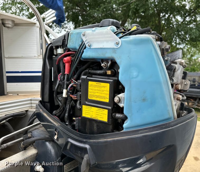 image for item NQ9553 2009 Manitou Osprey pontoon boat