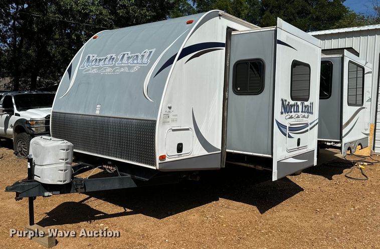 image for item NQ9731 2014 Heartland North Trail 26BRSS  camper