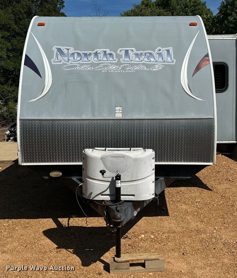 image for item NQ9731 2014 Heartland North Trail 26BRSS  camper