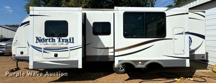 image for item NQ9731 2014 Heartland North Trail 26BRSS  camper