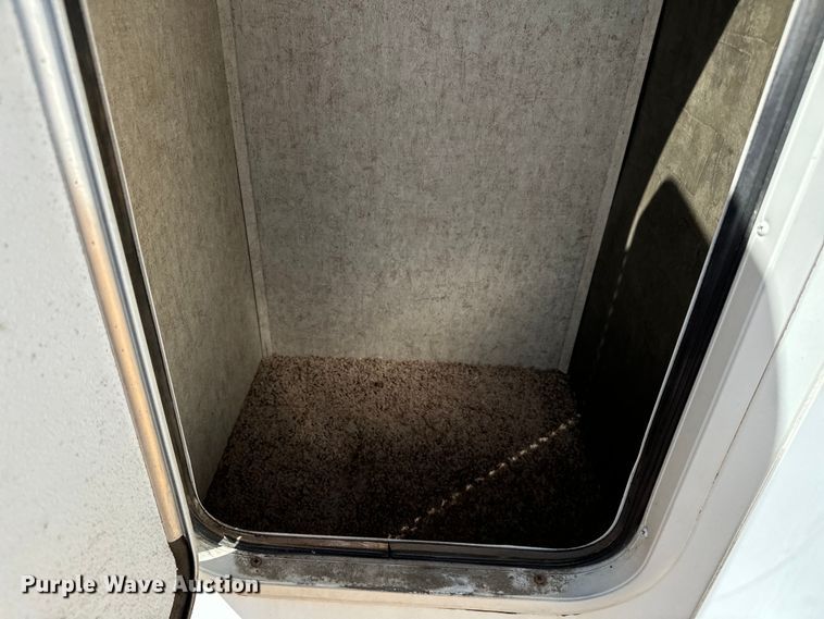 image for item NQ9731 2014 Heartland North Trail 26BRSS  camper