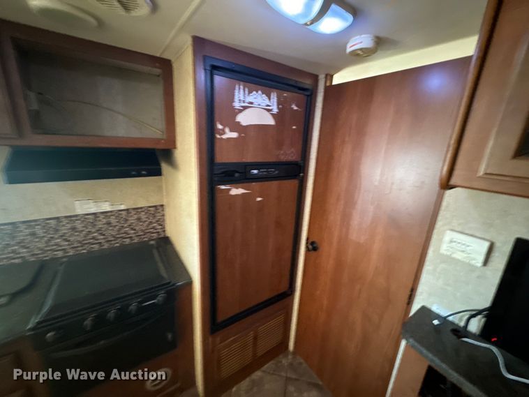 image for item NQ9731 2014 Heartland North Trail 26BRSS  camper