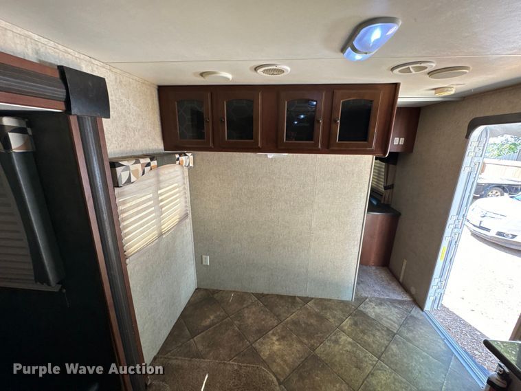 image for item NQ9731 2014 Heartland North Trail 26BRSS  camper