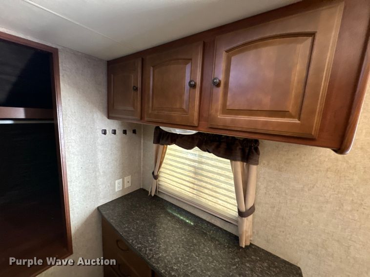 image for item NQ9731 2014 Heartland North Trail 26BRSS  camper