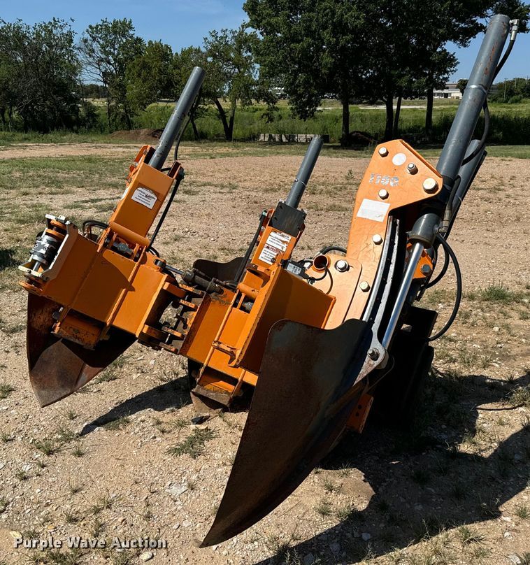 image for item NQ9742 Optimal 1100 skid steer tree spade