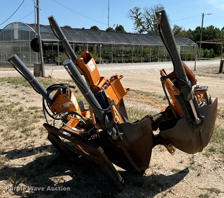 image for item NQ9742 Optimal 1100 skid steer tree spade