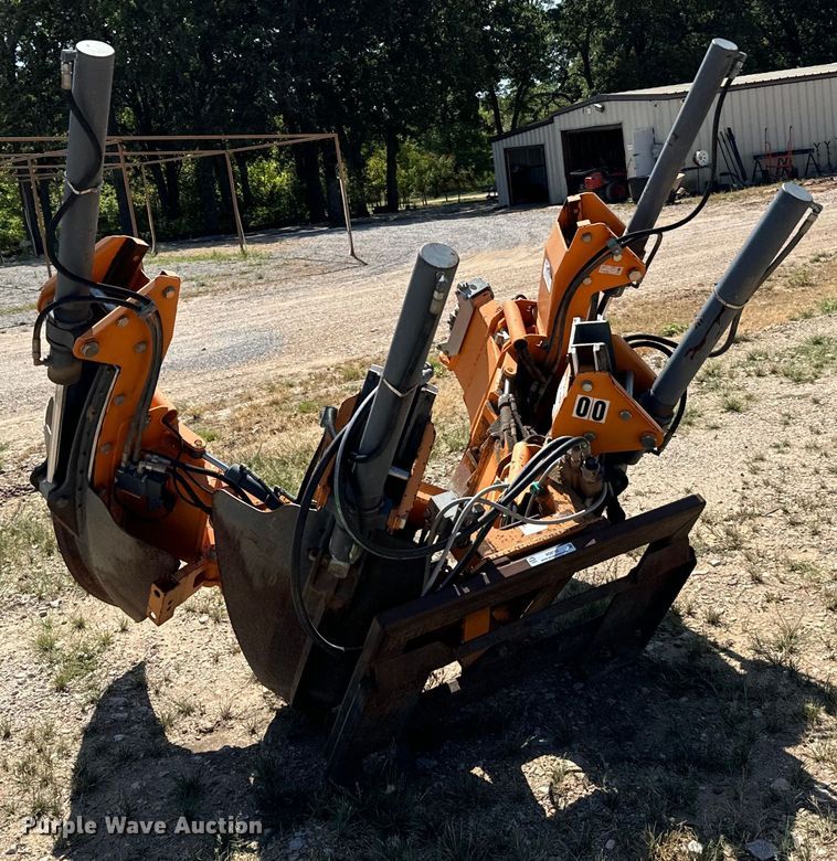 image for item NQ9742 Optimal 1100 skid steer tree spade