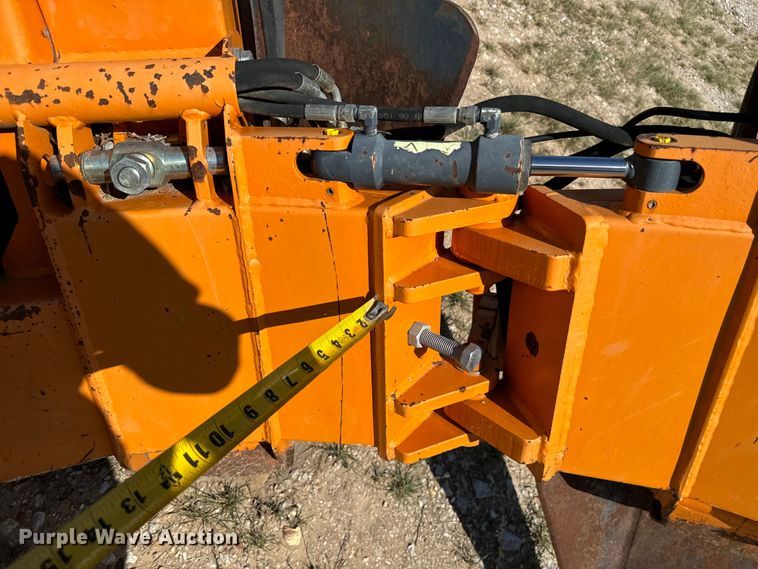 image for item NQ9742 Optimal 1100 skid steer tree spade