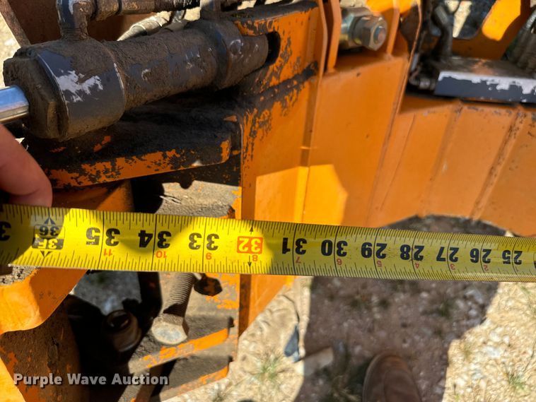 image for item NQ9742 Optimal 1100 skid steer tree spade