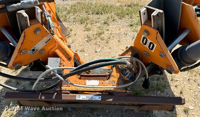 image for item NQ9742 Optimal 1100 skid steer tree spade