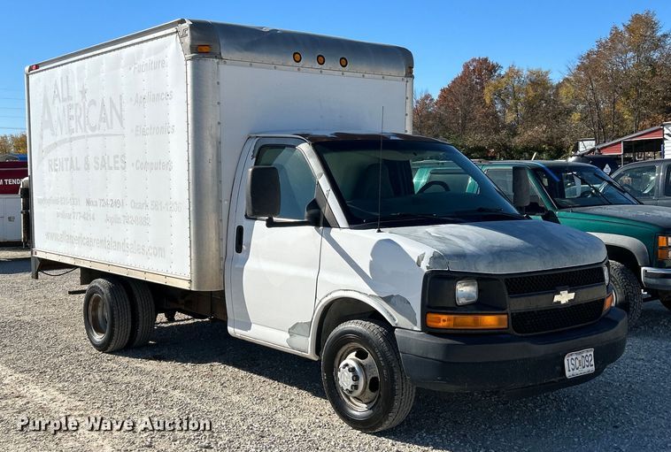 image for item NR9424 2007 Chevrolet Express 3500 box truck