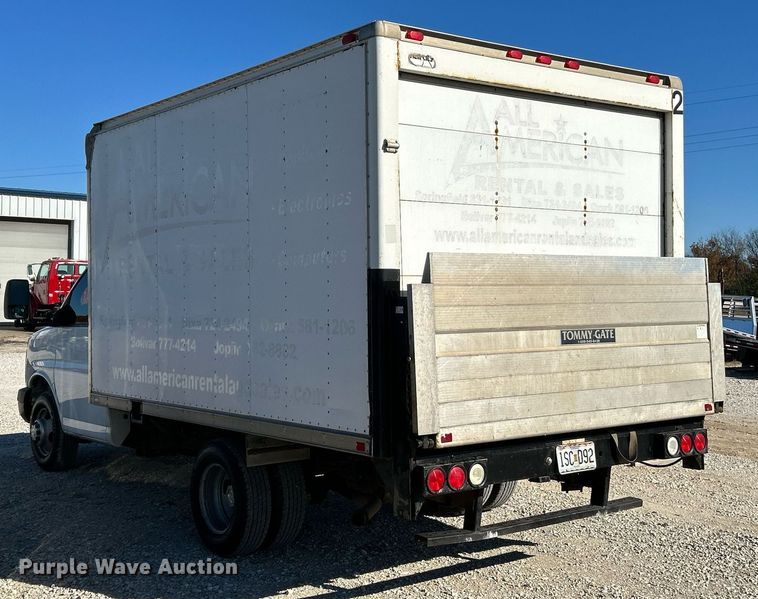 image for item NR9424 2007 Chevrolet Express 3500 box truck