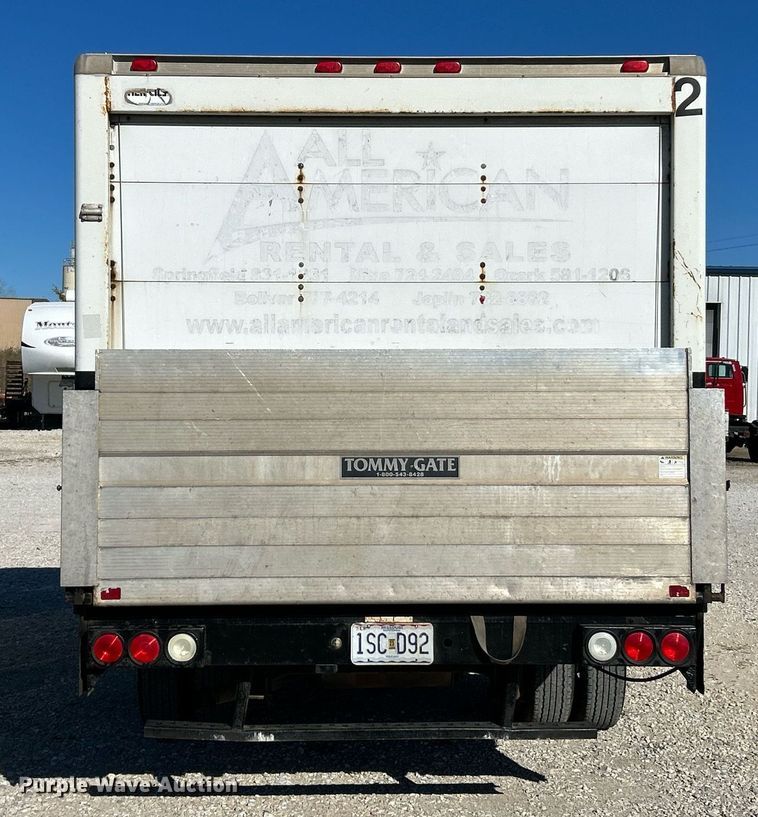 image for item NR9424 2007 Chevrolet Express 3500 box truck