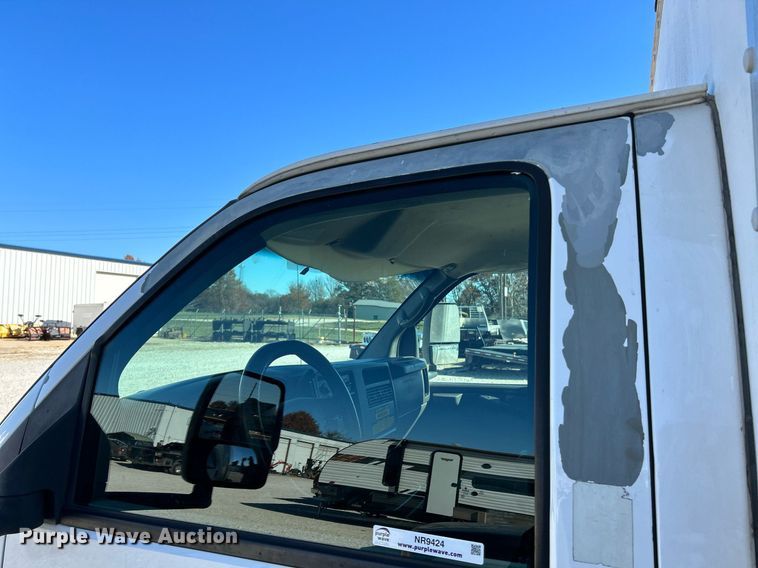 image for item NR9424 2007 Chevrolet Express 3500 box truck