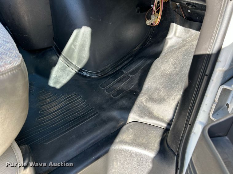 image for item NR9424 2007 Chevrolet Express 3500 box truck