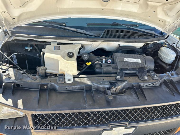 image for item NR9424 2007 Chevrolet Express 3500 box truck