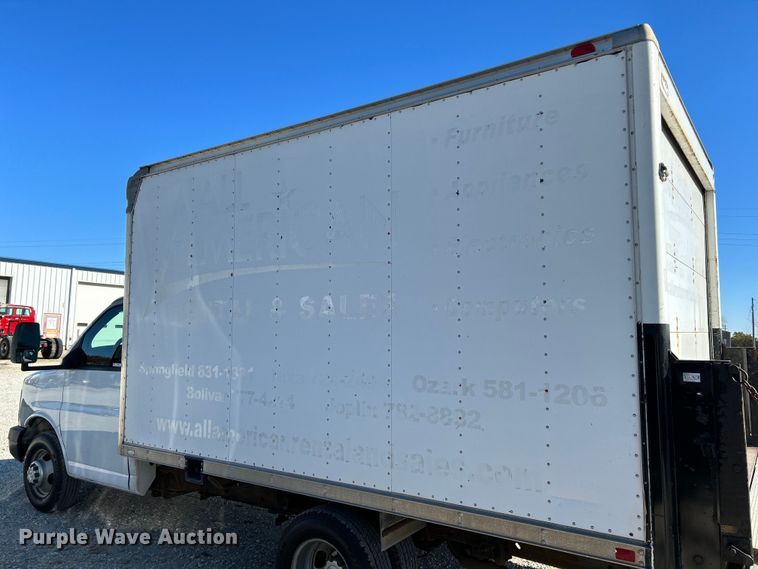 image for item NR9424 2007 Chevrolet Express 3500 box truck