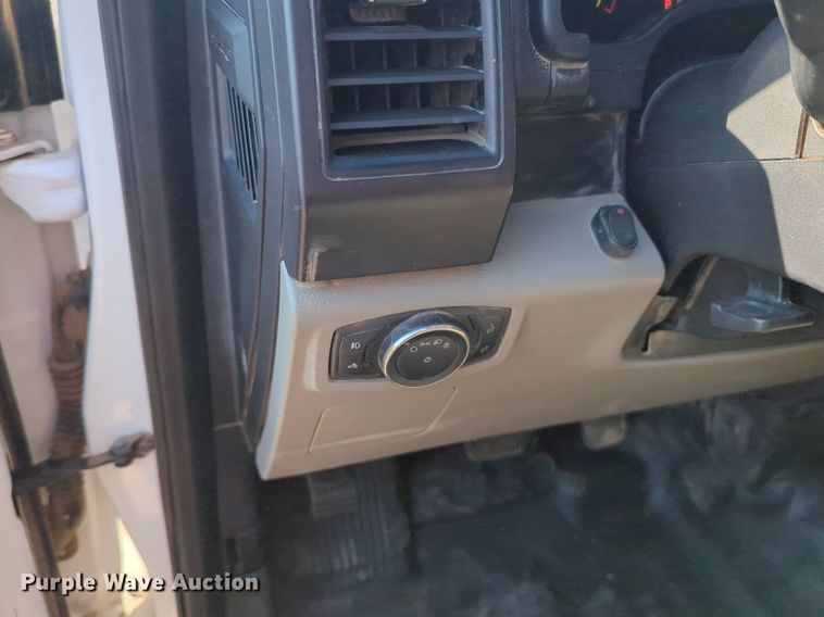 image for item NW9737 2017 Ford F150 SuperCab pickup truck