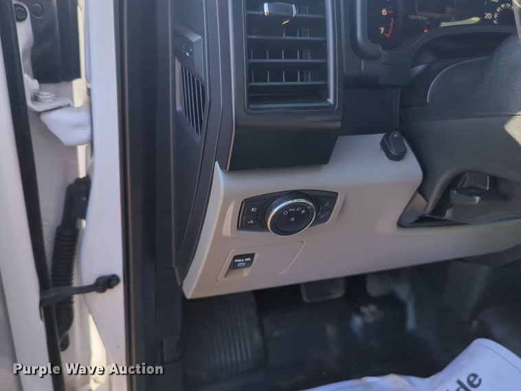 image for item NW9738 2020 Ford F150 XL SuperCrew pickup truck