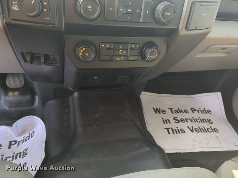 image for item NW9738 2020 Ford F150 XL SuperCrew pickup truck